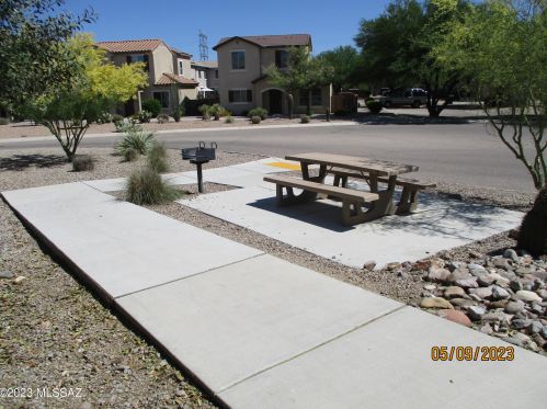 10981 Gray Mare Trl, Tucson AZ  85747-9576 exterior