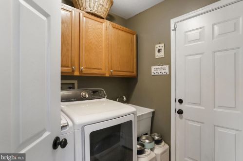 19840 Meredith Dr, Rockville MD 20855-2426 exterior