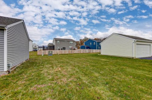 2227 Frst Rdg Dr, Hebron OH 43025-8000 exterior