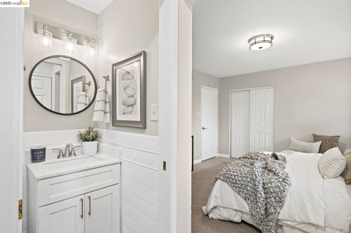 3213 Ida Dr, Concord CA  94519-2136 exterior