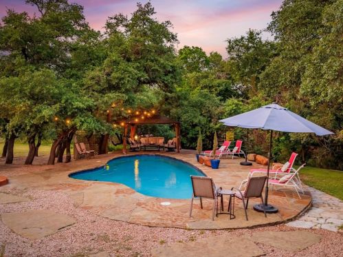 9604 Flintrock Cir, Austin TX 78737-1113 exterior