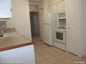 739 Maple Rd, Clawson MI  48017-1184 exterior