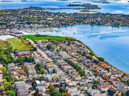 1106 Saratoga St, Boston MA exterior