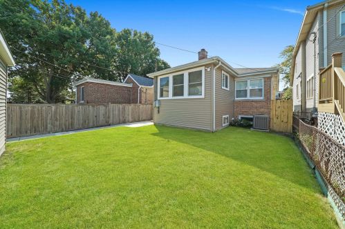 6538 Foster Ave, Chicago IL  60656-2245 exterior