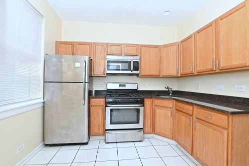 3260 Wabansia Ave, Chicago IL 60647-4937 exterior