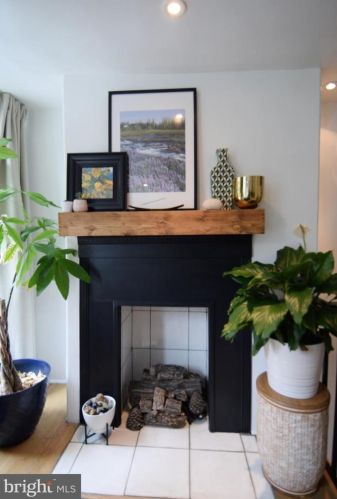 403 17 St, Philadelphia PA 19130-0041 exterior