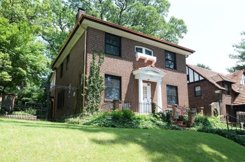 418 Carswold Dr, Saint Louis MO  63105-2029 exterior