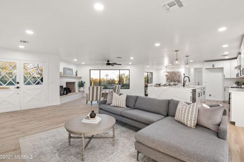 6611 Swan Rd, Tucson AZ 85718-5433 exterior