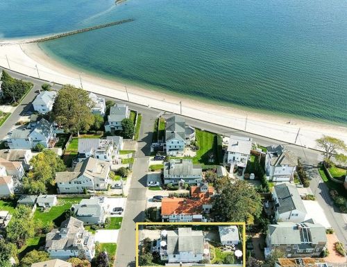 11 Danbury Ave, Westport, CT 06880-6820