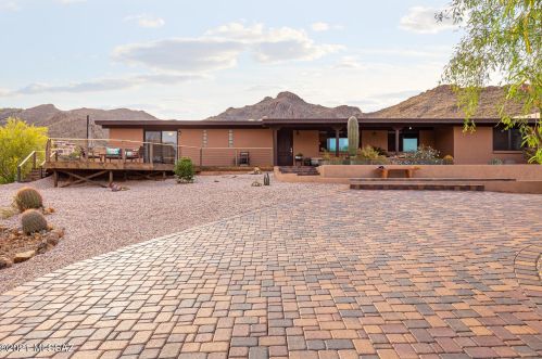 6221 Lost Canyon Dr, Tucson, AZ 85745-9637