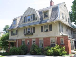 150 Morris Ave, Providence, RI 02906-2427