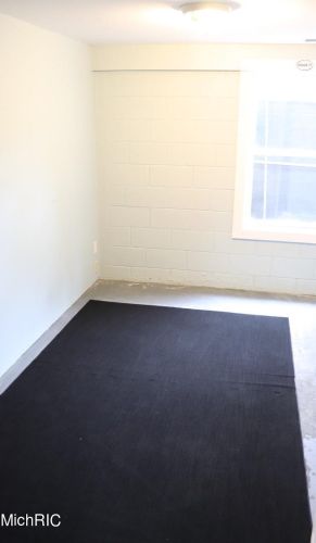 3821 Ellen St, Meskegon MI 49444-4067 exterior