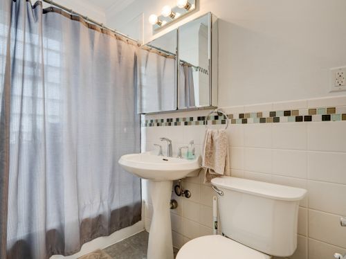 4545 Austin Ave, Chicago IL  60630-3115 exterior