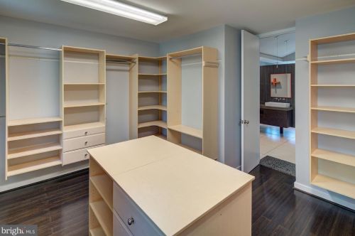 10011 Avenel Farm Dr, Rockville MD 20854-5410 exterior