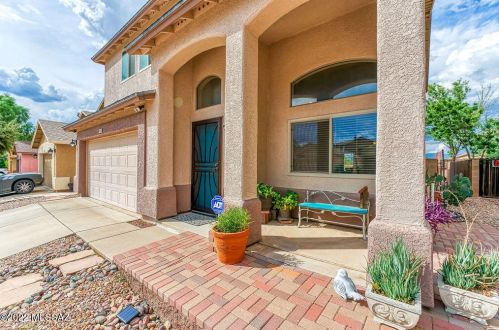 8725 Chimney Spring Dr, Tucson, AZ 85747-5646