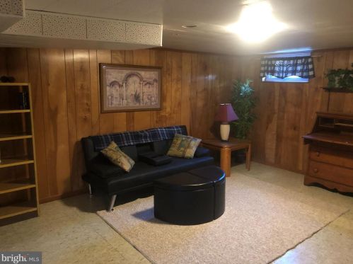 202 England Ter, Rockville MD 20850-1630 exterior