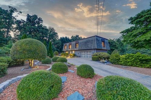 5002 Hidden Branches Dr, Atlanta, GA 30338-3910