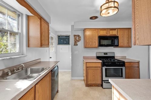 960 Whitley Dr, Pittsburgh PA 15237-5942 exterior