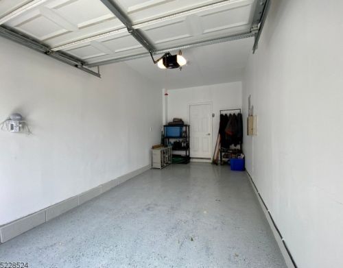 810 Donato Cir, Scotch Plains NJ 07076-1072 exterior