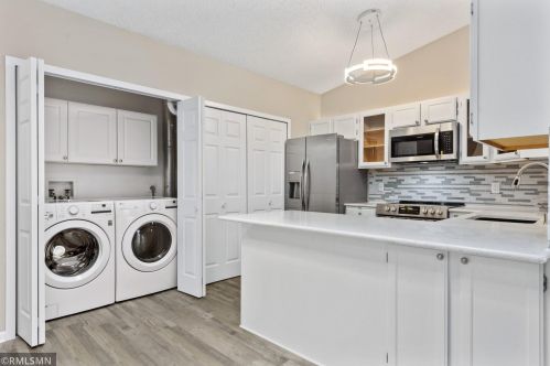 2457 Grenadier Ave, Saint Paul MN  55128-4319 exterior