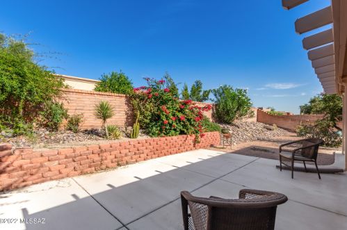 802 Belltower Dr, Green Valley AZ 85614-3268 exterior