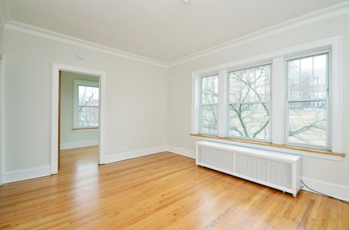 6211 Greenview Ave, Chicago IL  60660-1822 exterior