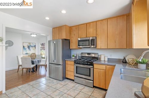 1332 Dwight Way, Berkeley CA 94710-2537 exterior