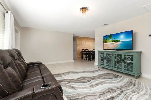 7604 Coquina Ave, Fort Pierce FL 34951-1032 exterior