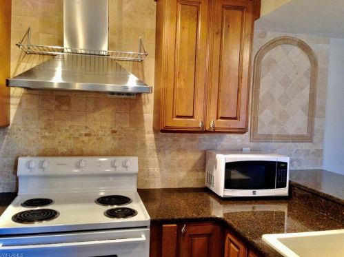 161 Santa Clara Dr, Naples, FL 34104-5432