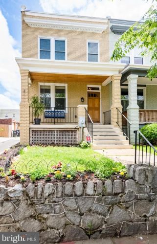 110 18th St, Washington DC  20003-1613 exterior