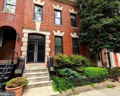 1741 Corcoran St, Washington DC  20009-7217 exterior