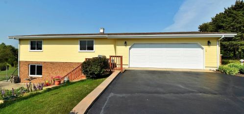 14444 Davis Rd, Bull Valley, IL 60098-7652