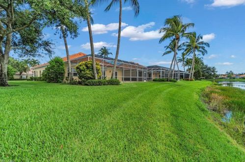 4822 Martinique Way, Naples FL 34119-9551 exterior