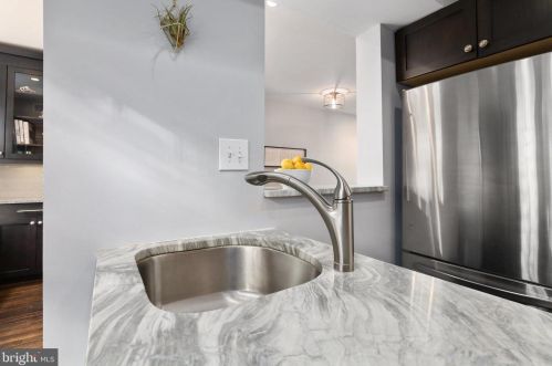 2132 Newport Pl, Washington DC 20037-3002 exterior