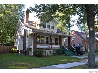 621 Saratoga St, Detroit MI  48220-3328 exterior