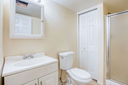 47 Laurel St, Springfield MA 01106-1150 exterior