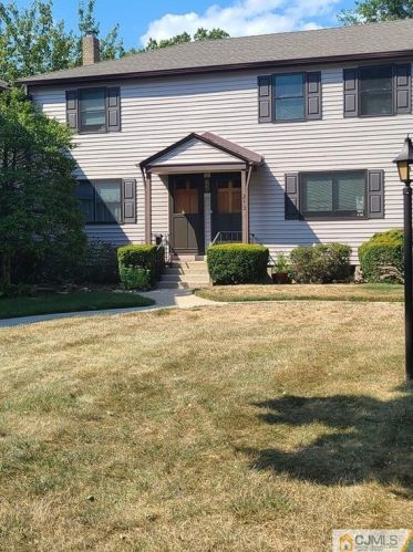 213 Rose St, Metuchen, NJ 08840-2647