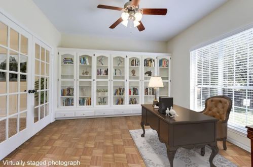 208 Ashworth Dr, Austin TX 78746 exterior