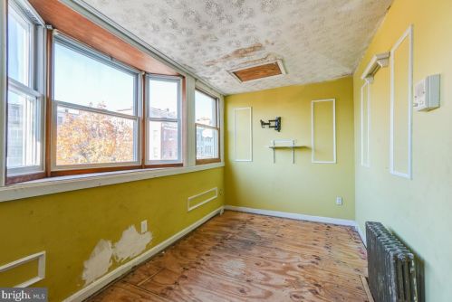 2826 6 St, Washington DC 20003-1135 exterior