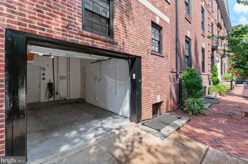 326 21 St, Philadelphia PA 19130-3237 exterior