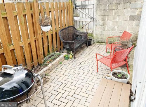 1505 6th St, Philadelphia PA  19147-6501 exterior