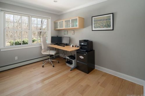 74 Ruscoe Rd, Wilton CT 06897-1425 exterior