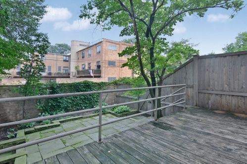 2246 Lakewood Ave, Chicago IL 60614-3629 exterior