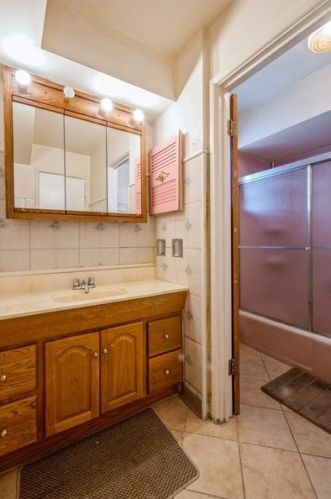 9846 King Dr, Chicago IL 60615-3636 exterior