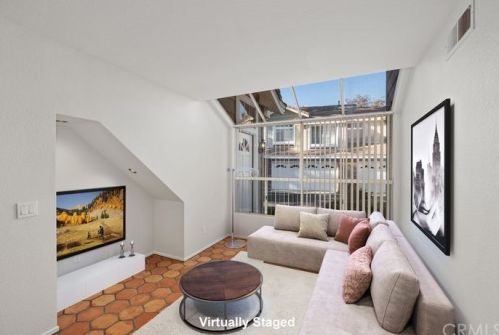 2182 Avocado Dr, Tustin CA 92782-8348 exterior