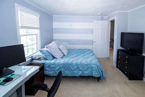 4758 Hollywood Ave, Milwaukee WI 53211-1037 exterior