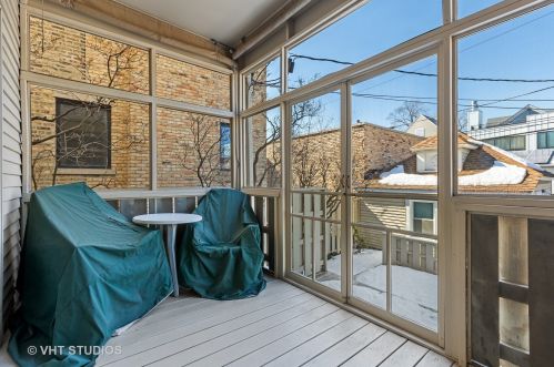 3822 Seeley Ave, Chicago IL 60645-5511 exterior