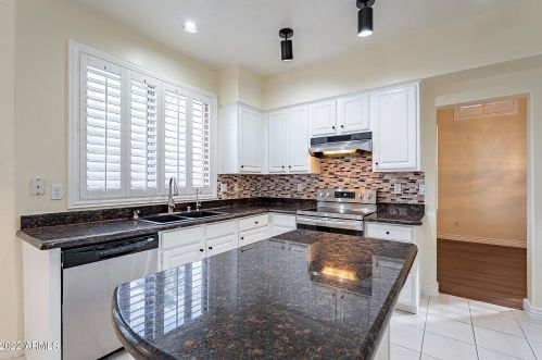 2421 Nolina Dr, Chandler AZ 85286-7420 exterior