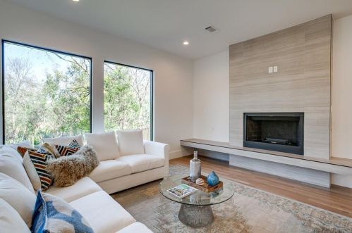 6811 Blessing Dr, Dallas TX 75214-2547 exterior