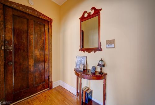 6104 Kimbark Ave, Chicago, IL 60637-2813